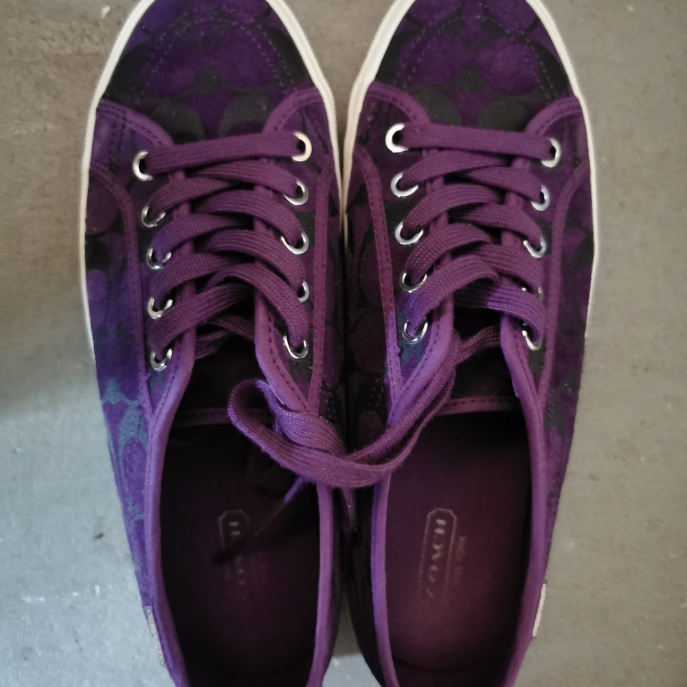 4 pair of shoes